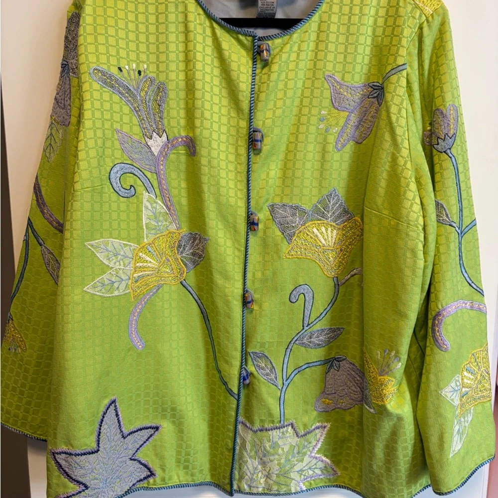 Embroidered Lime Green Floral Jacket - Women - Picture 5 of 5